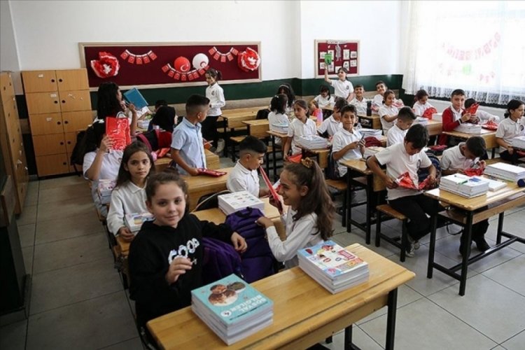 Ara tatil kalkıyor mu? Bakan Tekin ilk sinyali verdi