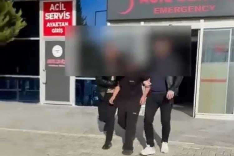 Kur'an-ı Kerim'i ve bayrağı yakmak isteyen şahıs yakalandı