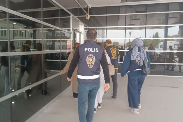 Masaj salonlarına fuhuş operasyonu: 5 g&ouml;zaltı