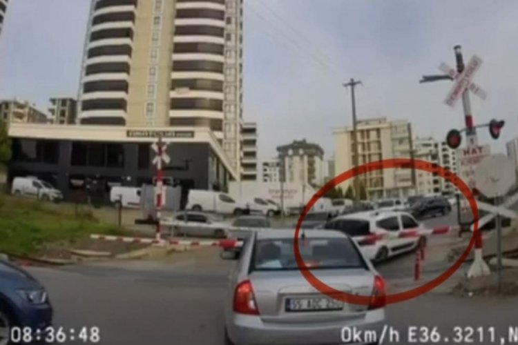 Tren yolunda kural tanımaz s&uuml;r&uuml;şe anında ceza