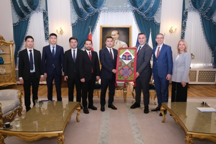 Kırgız-T&uuml;rk kardeşliği Bursa'da yeşeriyor