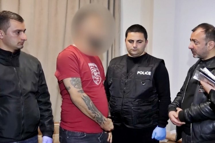 Batum'da "Barış Boyun" su&ccedil; &ouml;rg&uuml;t&uuml;n&uuml;n 2 &uuml;yesine g&ouml;zaltı