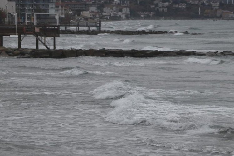 Tekirdağ'da lodos engeli: Balık&ccedil;ılar denize a&ccedil;ılamadı
