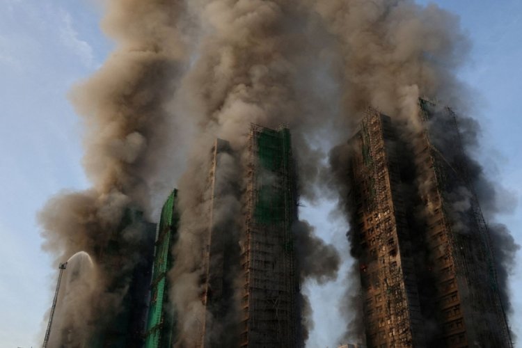 Gökdelende büyük yangın: Çok sayıda ölü var