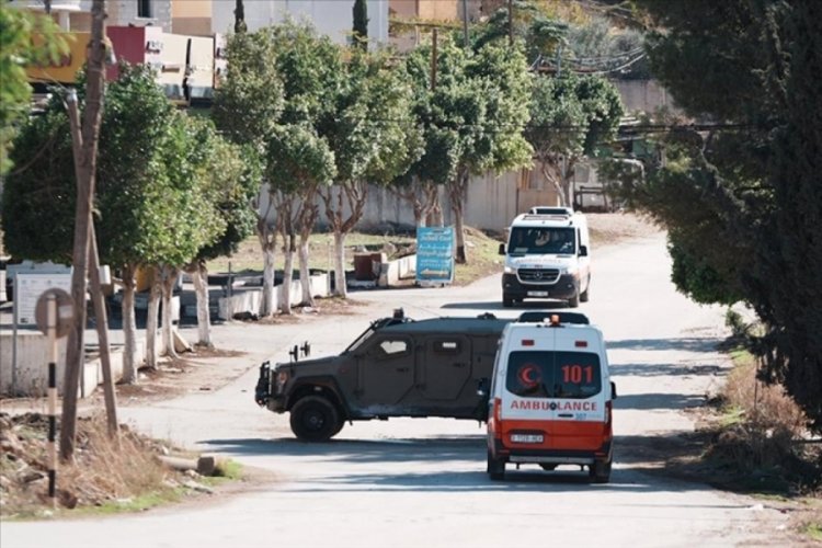 İsrail askerleri Batı Şeria'da 2'si &ccedil;ocuk 4 kişiyi yaraladı