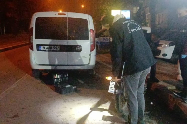 Motosiklet &ccedil;alan ş&uuml;phelilerin &uuml;zerinden uyuşturucu &ccedil;ıktı: 3 g&ouml;zaltı
