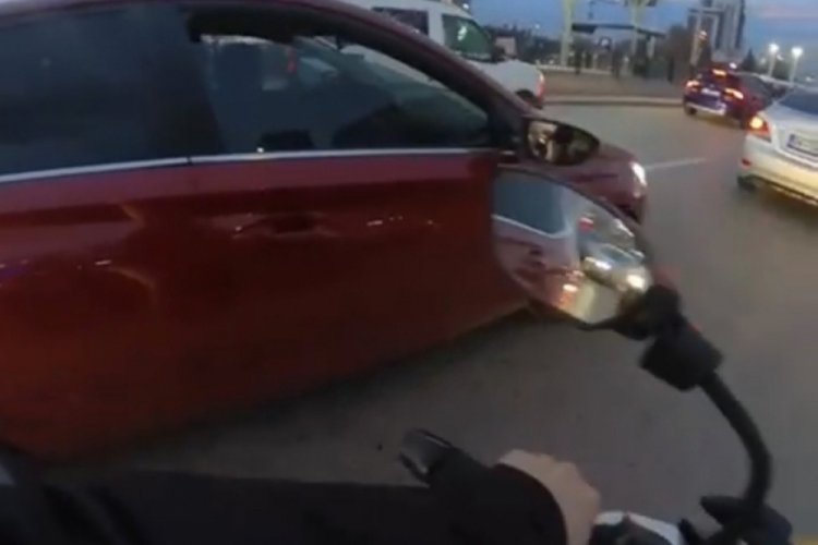 Bursa'da yol verme kavgası! "Beni sıkıştırdı"