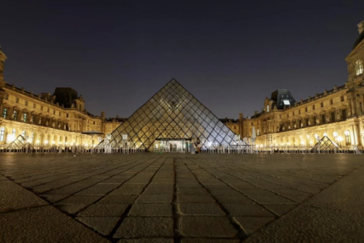 Louvre M&uuml;zesi'nin giriş &uuml;cretleri artacak
