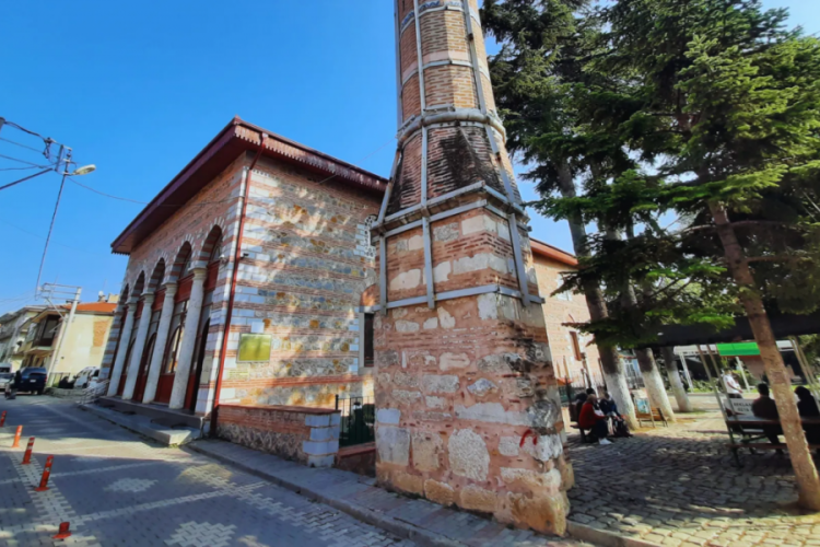Bursa'da tarih, inan&ccedil; ve k&uuml;lt&uuml;r buluşması! Valiliğin İznik paylaşımı dikkat &ccedil;ekti...