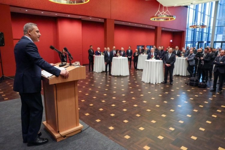Bakan Fidan, T&uuml;rkiye'nin Berlin B&uuml;y&uuml;kel&ccedil;iliğini ziyaret etti