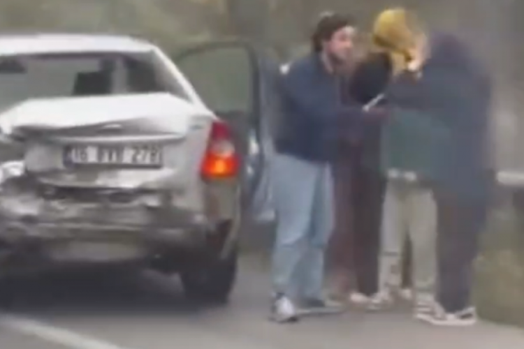 Yağış kaza getirdi! Orhangazi-Yalova yolunda b&uuml;y&uuml;k panik yaşadılar