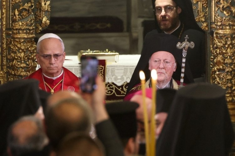 Papa 14. Leo, Fener Rum Patrikhanesi'ni ziyaret etti