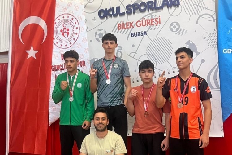 Orhangazili gen&ccedil; sporcu Bilek G&uuml;reşi Şampiyonası'nda birinci oldu!