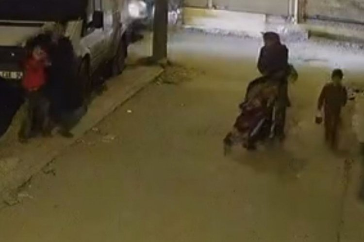 Babadan evladına dehşete d&uuml;ş&uuml;ren şiddet! O anlar kayda alındı...