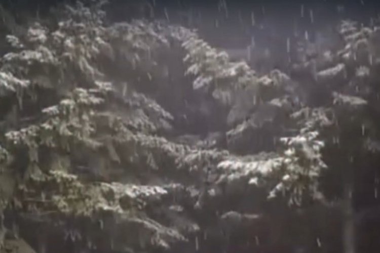 Kartepe'ye mevsimin ilk karı d&uuml;şt&uuml;