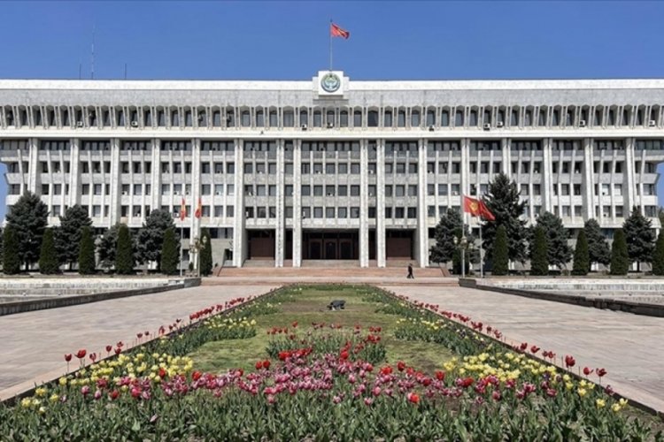 Kırgızistan'daki erken parlamento se&ccedil;iminde resmi olmayan sonu&ccedil;lar belli oldu