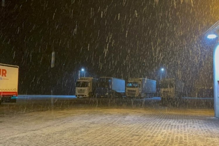 Ardahan'ın y&uuml;ksek kesimlerin kar yağışı etkili oluyor