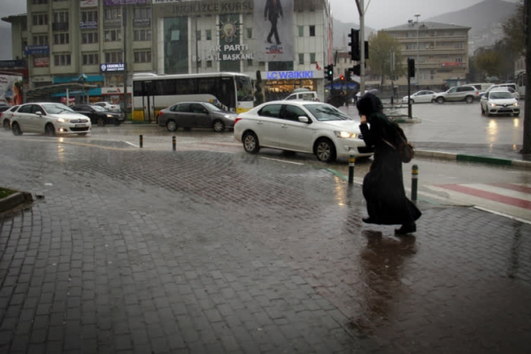 Bursa'da hava durumu: Meteoroloji g&uuml;ncel tahmin raporunu paylaştı (1 Aralık Pazartesi)