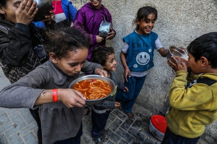 Gazze'de yemek dağıtımı yapıldı