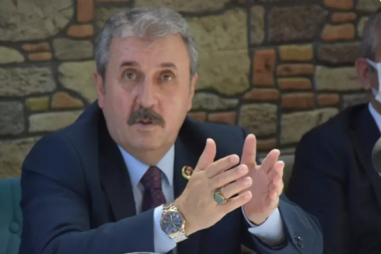 Mustafa Destici yine sahnede! "Evlenmeyenler memur olmasın" &ccedil;ıkışı!