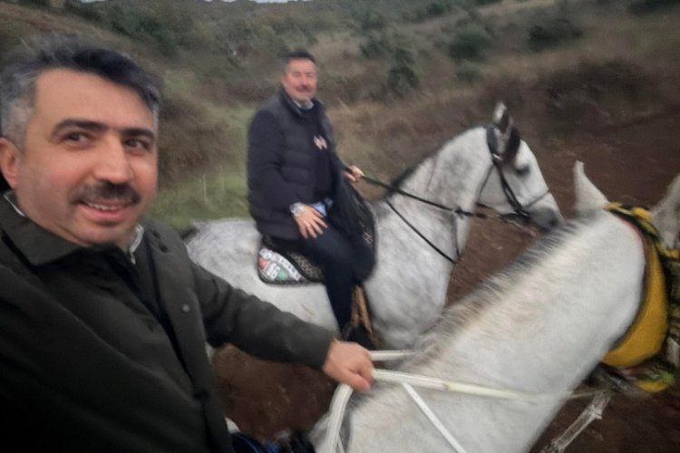 Bursa'da belediye başkanları at bindi!
