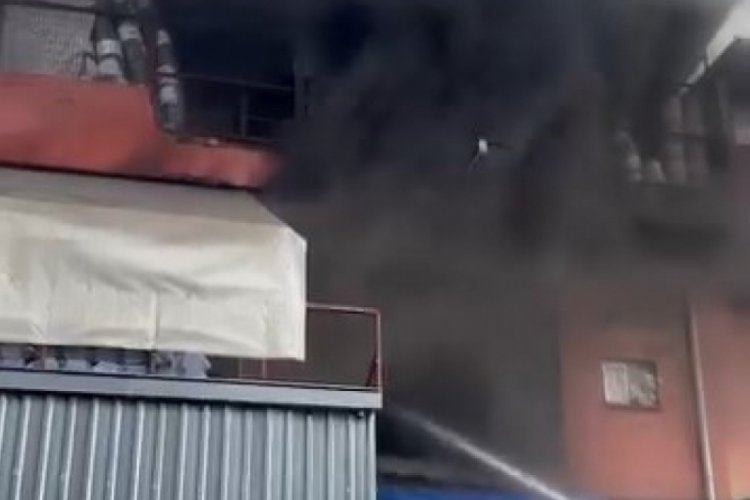 Plastik imalathanesinde yangın &ccedil;ıktı!