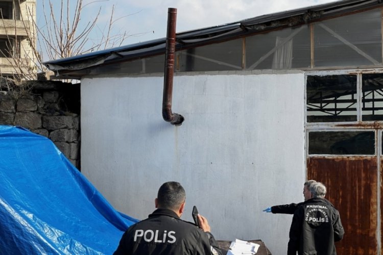 Soba borusunu duvara sabitlemeye &ccedil;alışırken 3 metre y&uuml;kseklikten d&uuml;ş&uuml;p &ouml;ld&uuml;