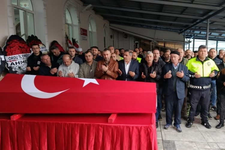 Polis memuru, Samsun'da son yolculuğuna uğurlandı