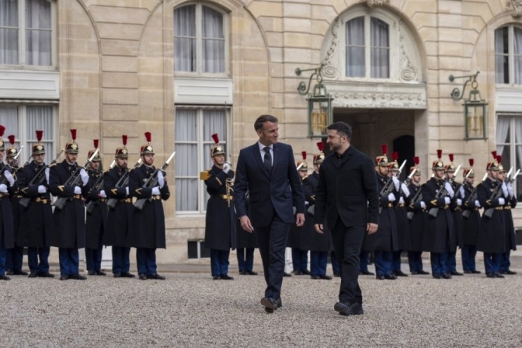 Zelenskiy, Macron ile bir araya geldi