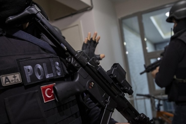 Bursa'da polis takibi sonu&ccedil; verdi! Depoda &ccedil;ok sayıda...