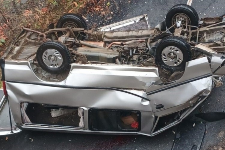 Artvin'de trafik kazası: &Ouml;l&uuml;ler var