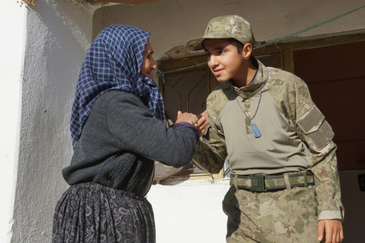 Otizmli çocuğun asker olma hayali gerçek oldu