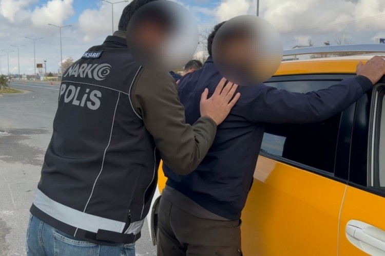 Telefon dolandırıcısı 5,5 milyonluk altınla taksisinde yakalandı