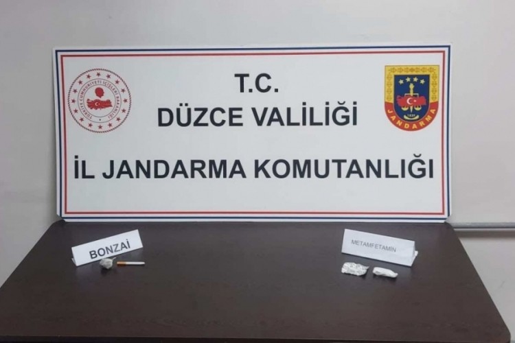 Otomobilin havalandırma menfezinden uyuşturucu &ccedil;ıktı!