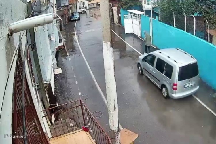 Husumetlisini ezerek öldürmeye çalıştı