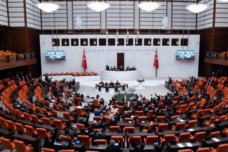 Mahkemelerin canlı yayınlanması &ouml;nerisi reddedildi