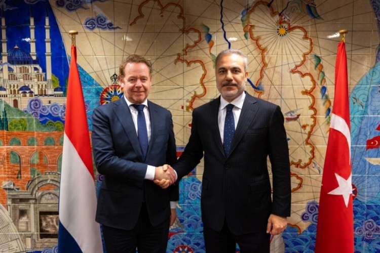 Dışişleri Bakanı Fidan, Hollandalı mevkidaşı David van ...