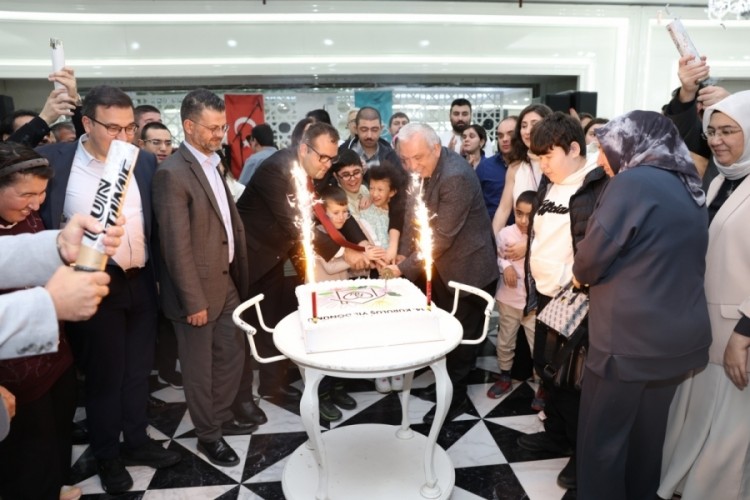 Bizim Ev'in 14'&uuml;nc&uuml; yıld&ouml;n&uuml;m&uuml; Bursa'da coşkuyla kutlandı