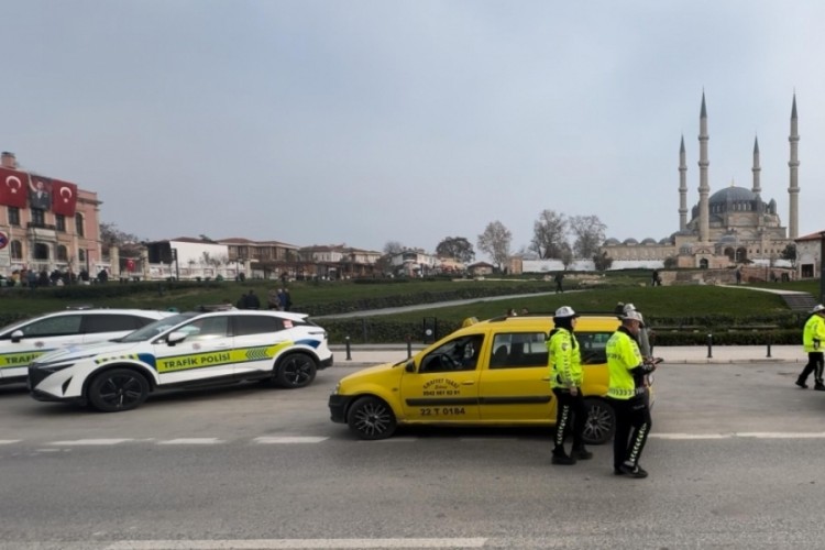 Kış lastiği takmayan s&uuml;r&uuml;c&uuml;lere ceza