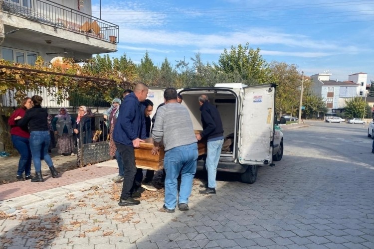 Engelli şahıs boğazı kesilmiş halde evinde &ouml;l&uuml; bulundu