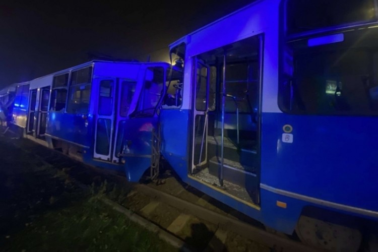 Polonya'da tramvay kazası: 2'si ağır 35 yaralı