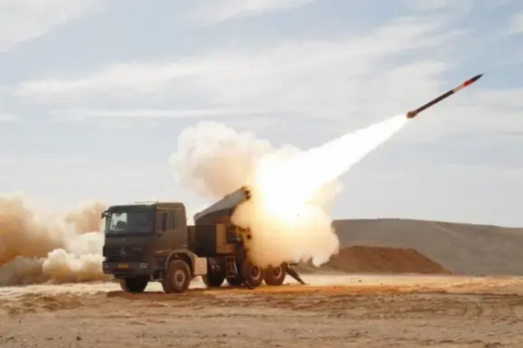 Dendias'ın tehdidi sonrası Yunanistan'dan Ege'de tansiy...