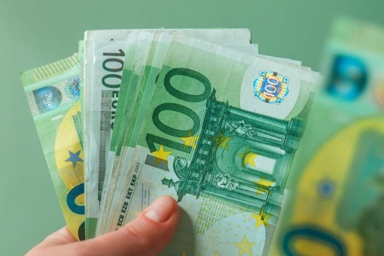 Euro'da 8 yıl sonra dikkat çeken hareket!