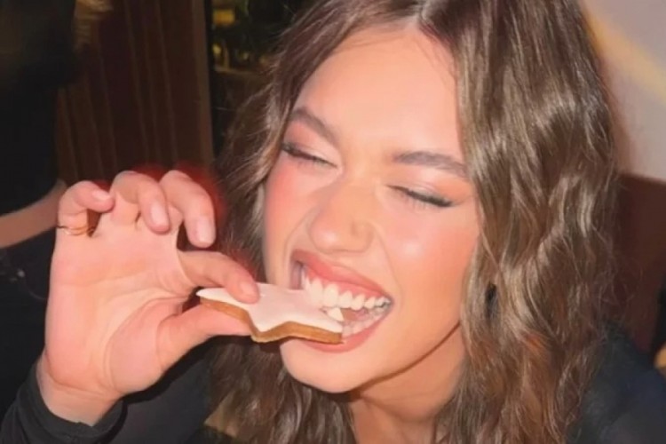 Afra Saraçoğlu Amsterdam'da! Doğum gününü kutladı