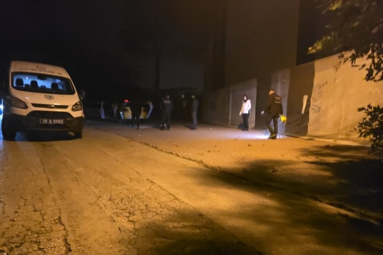 Bursa'da intikam almak istedi! &Ccedil;ağırıp darbetti...