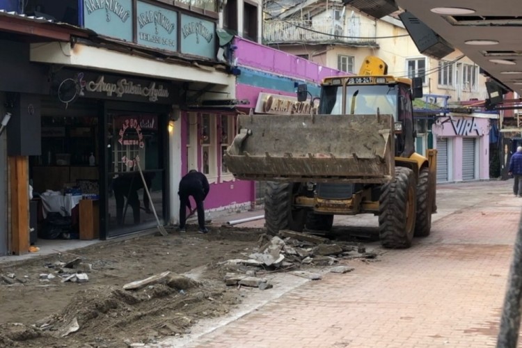Bursa Arap Şükrü'de son rötuşlar! Söküm mesaisi sürüyor...