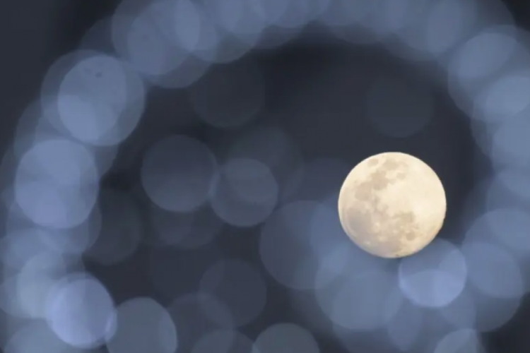 Yılın son Süper Ay'ı bu gece