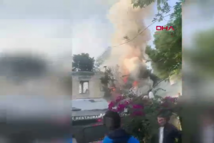 Restoranda korkutan yangın!