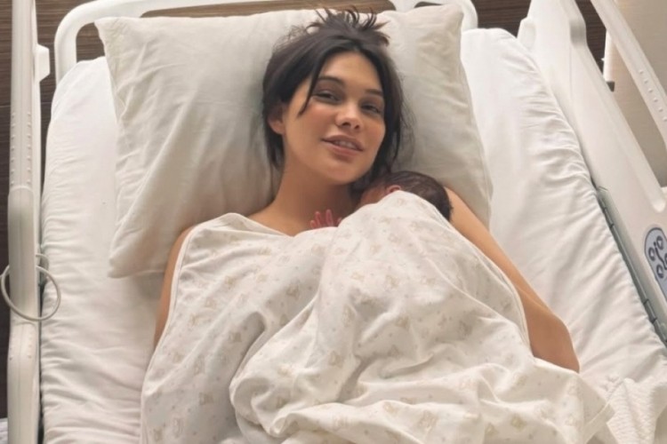 Beste Kökdemir'den oğlu Kai Güneş ile yeni fotoğraf