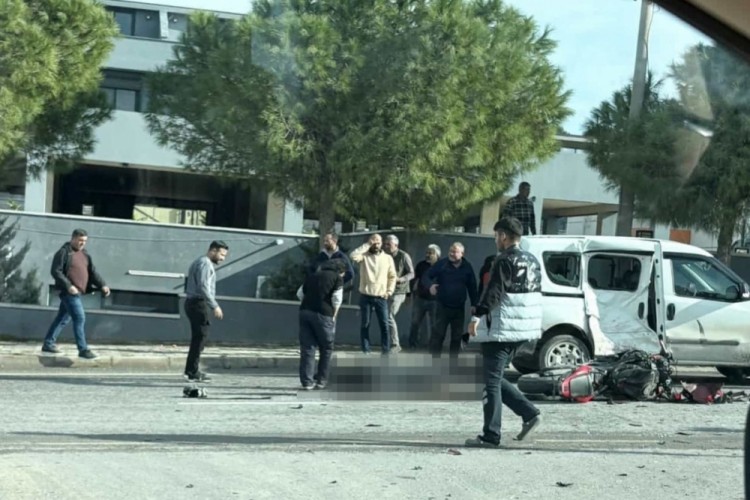 &Ccedil;eşme'deki motosiklet kazasında &ouml;l&uuml; sayısı 2'ye &ccedil;ıktı